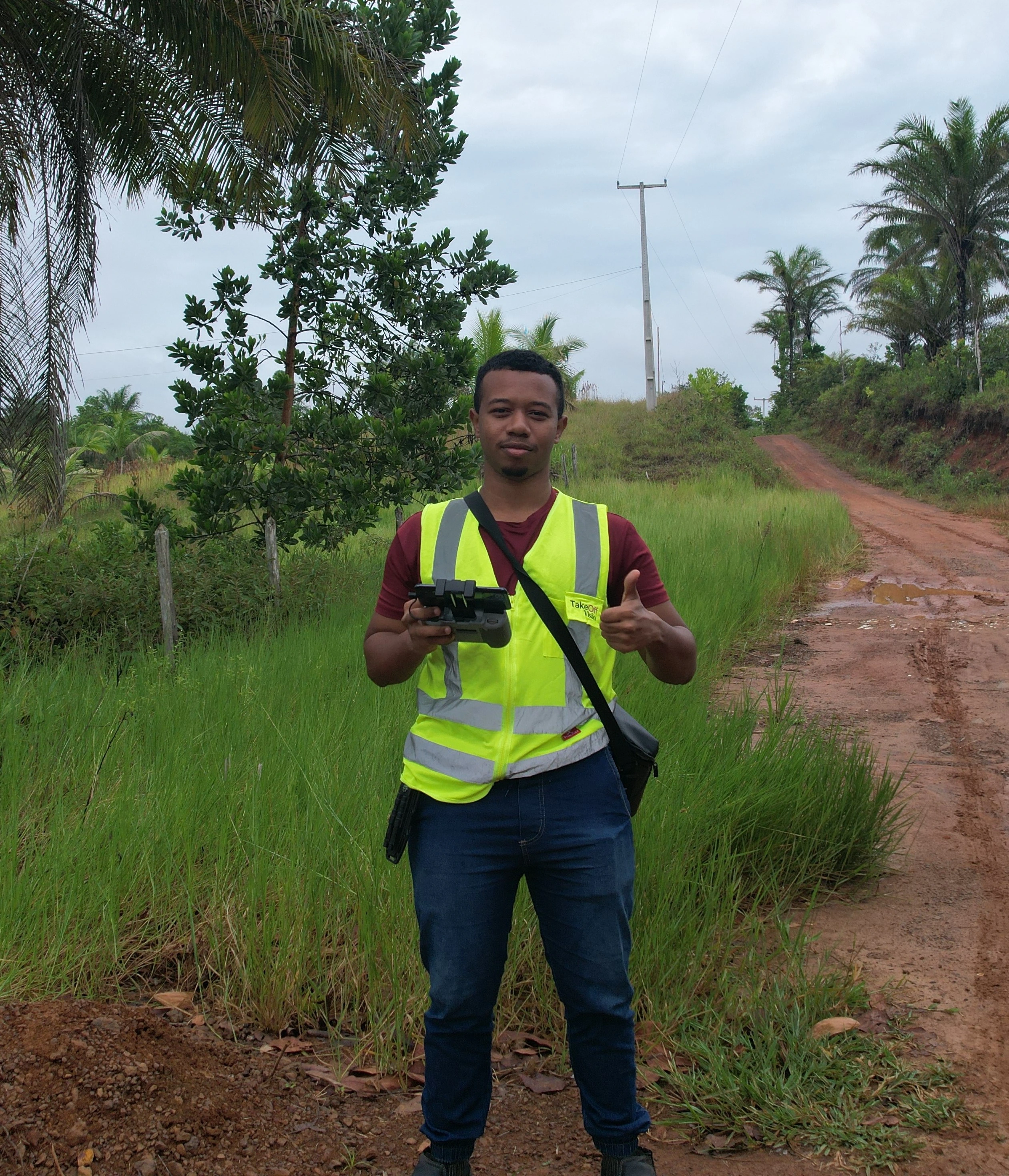 Jackson Souza - Trabalho em campo com drones